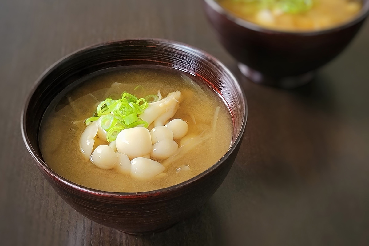 Vegan Shimeji Mushroom Miso Soup